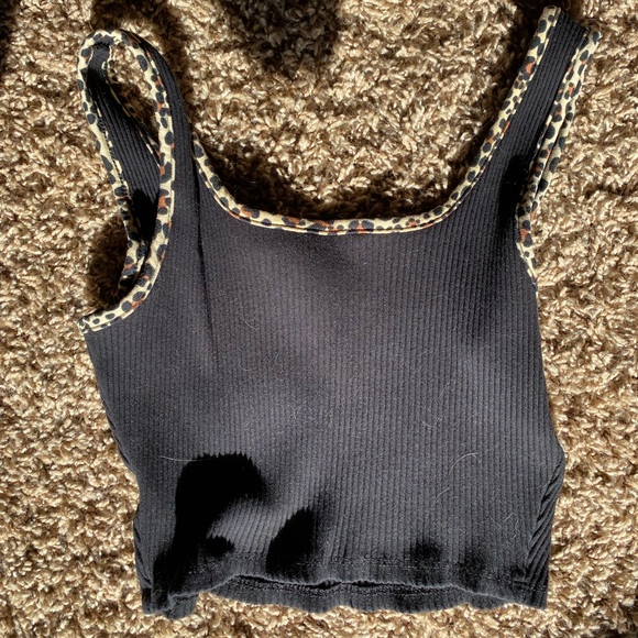 black top w cheetah print accent - Picture 3 of 3